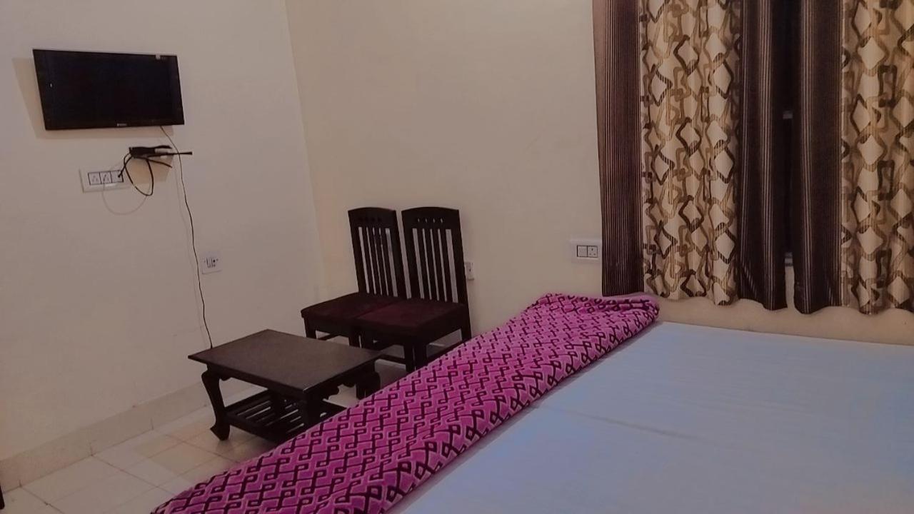 Tiger Guest House ซาวาย มาโดปูร์ ภายนอก รูปภาพ