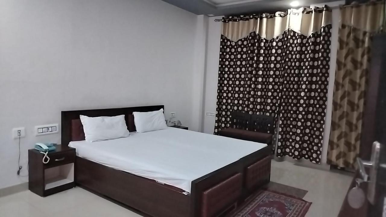 Tiger Guest House ซาวาย มาโดปูร์ ภายนอก รูปภาพ