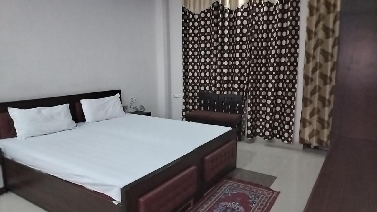 Tiger Guest House ซาวาย มาโดปูร์ ภายนอก รูปภาพ