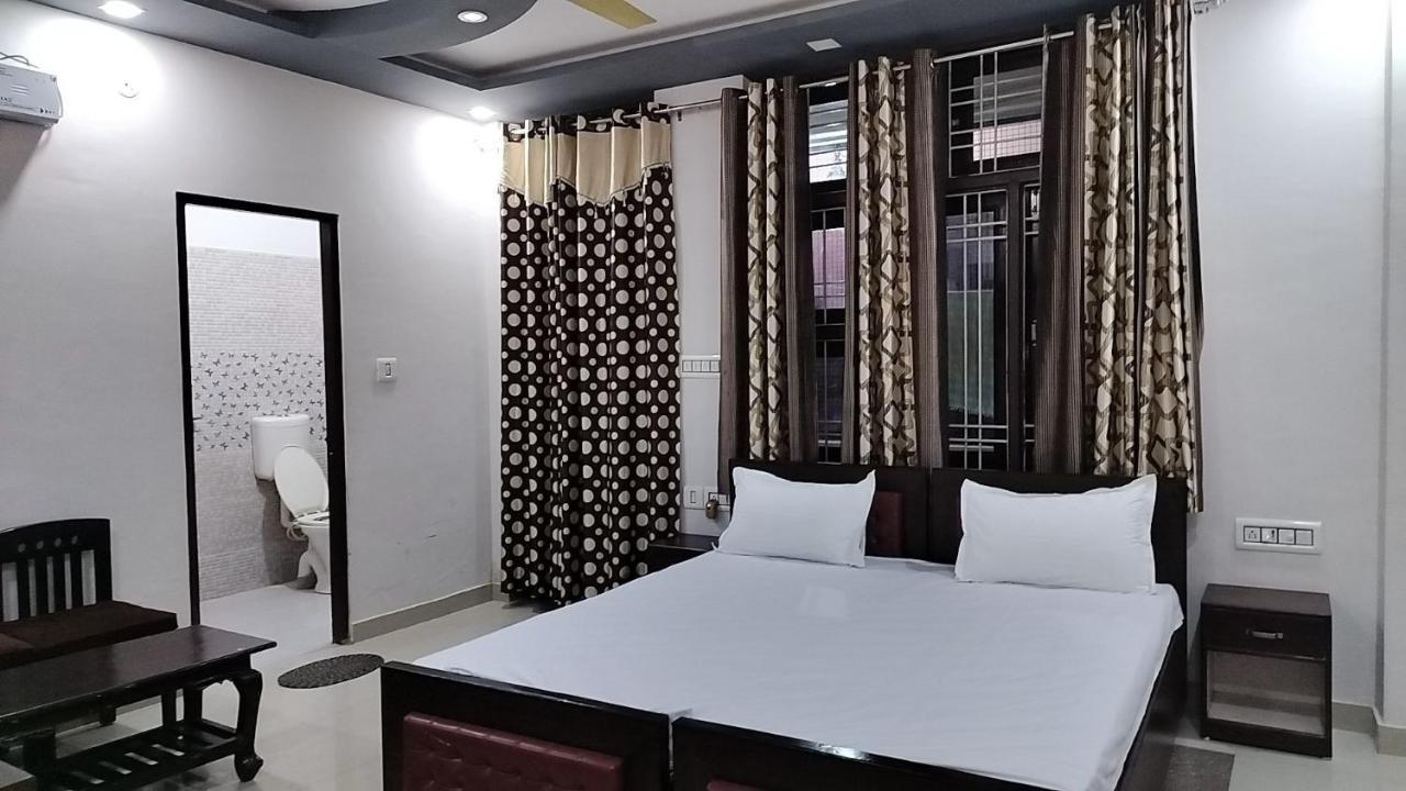 Tiger Guest House ซาวาย มาโดปูร์ ภายนอก รูปภาพ