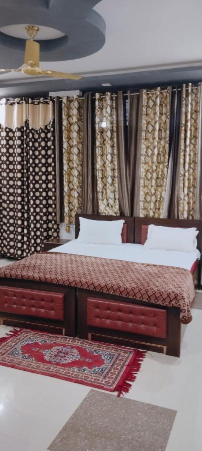 Tiger Guest House ซาวาย มาโดปูร์ ภายนอก รูปภาพ