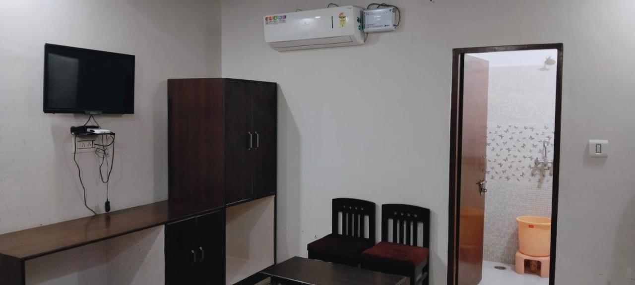 Tiger Guest House ซาวาย มาโดปูร์ ภายนอก รูปภาพ